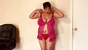 Watch me masturbate with my big tits bouncing, sexy and provocative?