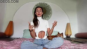 Tutorial Comparing Foreskin And Circumcised Penises With Roxy Fox