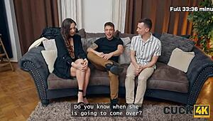 ककॉल्ड हसबैंड देखता है कि वाइफ हॉट जर्क के साथ तंग चूत शेयर करती है