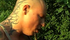 I love these sexy sluts with big juicy buttocks