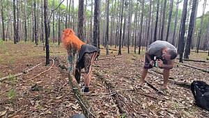 Ruiva gostosa contrasts her big ass Latina exhibitionism on the trail with intense outdoor sex