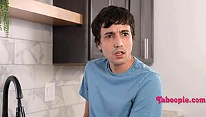 मेरी डिक वैलिडेट करो, स्टेप सिस्टर टैबूपाई 😏