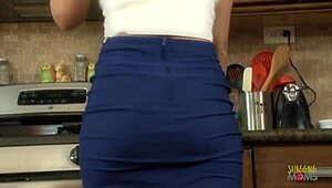 Blonde Babe FANTASIZES FUCKING her STEPMOM in LESBIAN KITCHEN