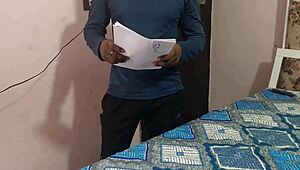 गाँव के दोस्त की सौतेली माँ अकेली घर पर रोमांस और देसी हिंदी ऑडियो सेक्स