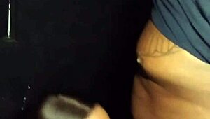 ओल्ड वाइफ लिंगरी में स्किनी ककॉल्ड से ग्लोरीहोल पर ह्यूमिलिएशन ब्लोजॉब लेती है