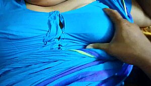 क्या यह देसि पत्नी अपनी सेक्सी गैंड के साथ धोखा देती है?