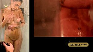 tomando aquele banho gostoso e provocando o fot�grafo