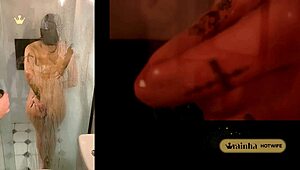 tomando aquele banho gostoso e provocando o fot�grafo