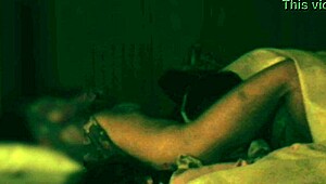 浴衣の若妻に夜這いをして、濃厚セックス