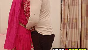 पंजाबी सौतेली माँ के साथ विंटर स्टैंडिंग चुदाई