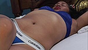 Mommy brunette fingers herself in homemade lingerie video