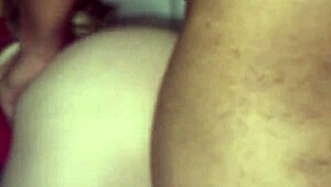 Safada gozando na pica na frente do marido, showing off her wild side in front of her husband.