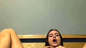 horny goth teen masturbating solo, loving her big ass.