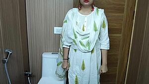 Taste my stepmom's pussy in the bathroom!