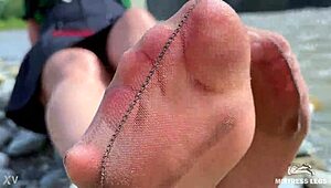 Look at the goddess in tan nylons