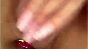 Rica Masturbates With Plug In Ano Enjoying Morning