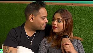 शरारती देसी गर्लफ्रेंड नये बॉयफ्रेंड से पहली चुदाई रोमांटिक कमिंग हिंदी में