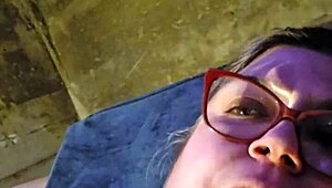 curvy bbw amateur tries solo dildo for first time