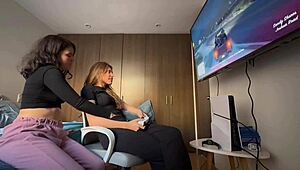 Teenagers say, We can't be alone without exploring our bodies