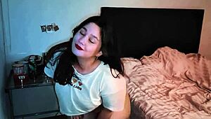 Cute thick girl twerks then gets doggystyle fucked