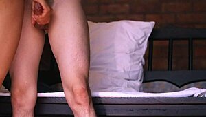 La Mejor Amiga Y El Infiel Se Encontraron A Solas En La Sala De Estar