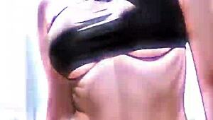 Leticia poses as a sexy model in bikini