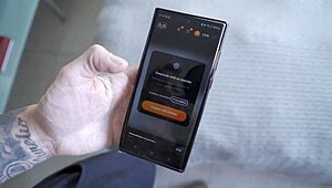 mi hermanastra queria una foto para instagram y yo le quite la ropa