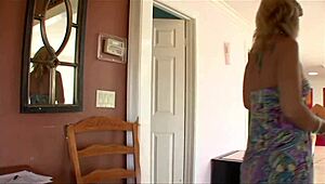 mature cougar licks lesbian pussy in amateur orgasm