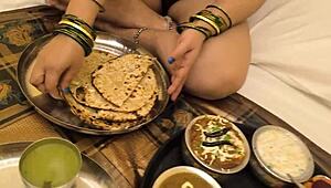 स्टेप सिस्टर राइडिंग ऑन ब्रदर्स डिक मोनिंग लाउडली इन होटल रूम!