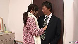 जापानी वर्जिन टीन 18+ नेक्स्ट डोर गाय को ट्रिक किया अंसेंसरड जाव क्रीमपाई फक के लिए