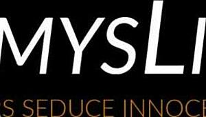 Tattooed stepmom enjoys pussy licked by step daughter