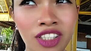 Beauty Shows Off Huge Dead Dick Style Dildo Boldly