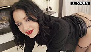 जेसीका लिंकन रूसी ब्रूनेट को उसकी परफेक्ट गैंड में हार्ड डिक - लेट्सडूइट