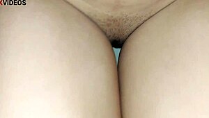 गर्लफ्रेंड्स एम्बैरेस्ड पिसिंग बॉयफ्रेंड द्वारा लीक्ड