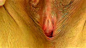 cum and watch me work out, showing off my big fat white butt in leggings