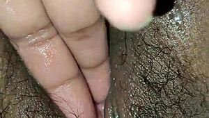 Gordagolosa776 enjoys intense squirting session with her partner