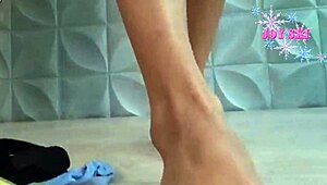 Pov 3 absolute goddesses forcing you to smell their panties - joy ski oficial