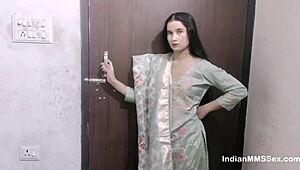 हॉर्नी ब्यूटीफुल स्किनी देसी भाभी हार्ड फकिंग