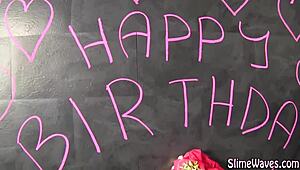 I got a slimey facial from that babe at the gloryhole, it was so messy and funn!