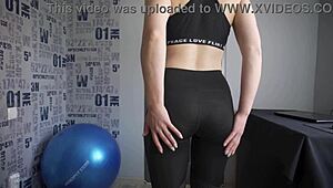 I tease my visible panty lines in tight yoga leggings