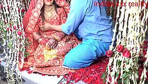 इंडियन स्टेप मॉम देसी सुहागरात में फक होती है