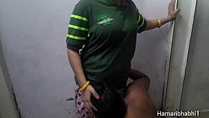 Indian Desi Bhabhi fucks husbands friend while husband at work!