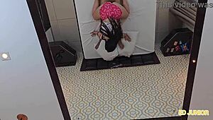 परानाेंस ब्रांकिंहा की पूरे बालों वाली फकिंग रेड और शीयर में