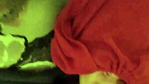 Sexy fitness wife in stockings debuts in homemade porn for the first time! 💪😘