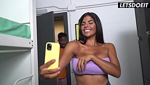 ह्यूज बाउंसिंग बूब्स बेब शीला ऑर्टेगा बिग ब्लैक कॉक से सैटिसफाइड—हॉर्नी हॉस्टल