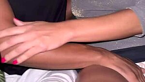 A Husband Found Pretty Belinha Watching The Live.