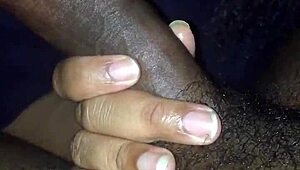 डीपथ्रोट लवर मसिव कॉक्स को इंटेंस पैशन से लेती है