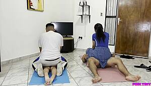 mi amigo dejó que su esposa me hiciera masaje pero no pude resistirme