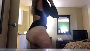 Sexy white milf shakes her big ass on camera