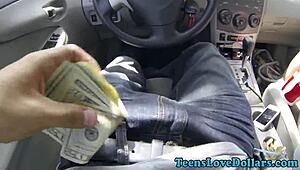 amateur teen gets cumshot outdoors, so hot 😏